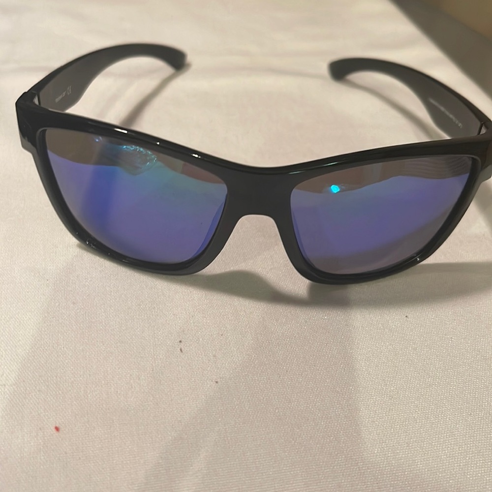 REEBOK PH POLARIZED 1219 sport wrap sunglasses.Black frames, green/gray lenses